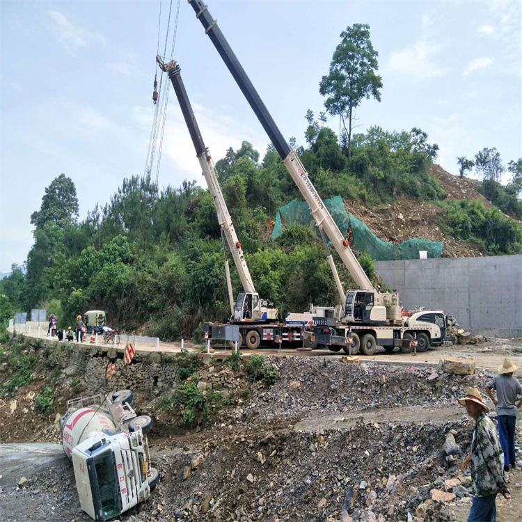 丰顺汽车掉沟里叫吊车救援要多少钱